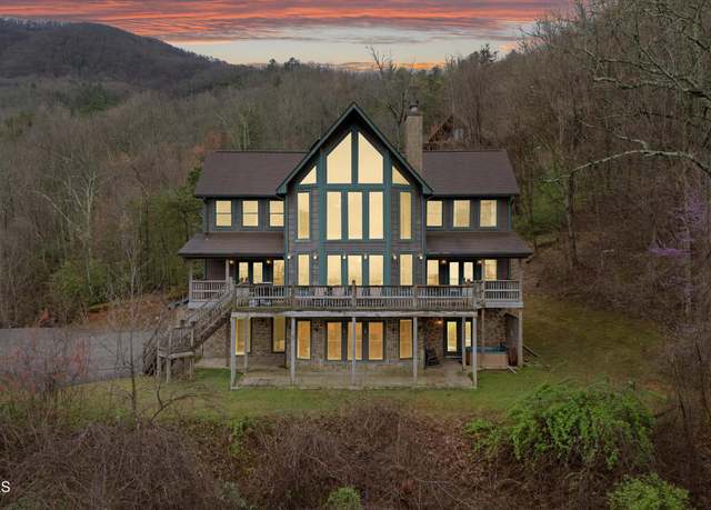 Property at 3512 Katie Way, Sevierville, TN 37862, 3 beds, 4.5 baths