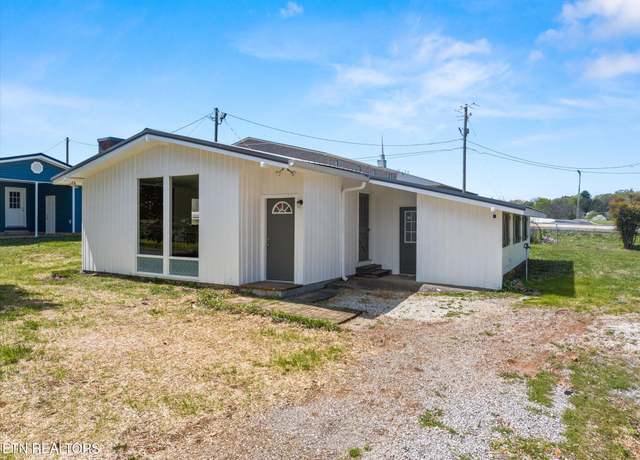 Property at 110 Harrison St, Sweetwater, TN 37874, 3 beds, 1 bath