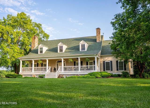 Property at 2209 Diggs Rd, Knoxville, TN 37932, 5 beds, 3.5 baths