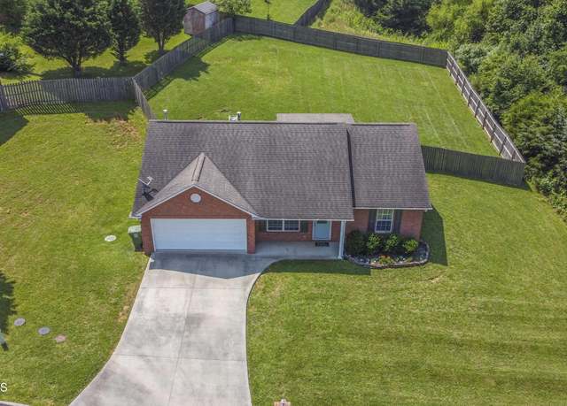 Property at 8210 Dove Wing Ln, Knoxville, TN 37938, 3 beds, 2 baths