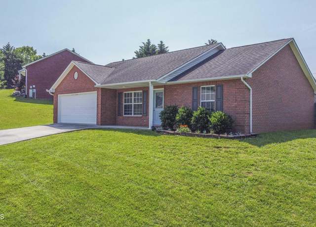 Property at 8210 Dove Wing Ln, Knoxville, TN 37938, 3 beds, 2 baths