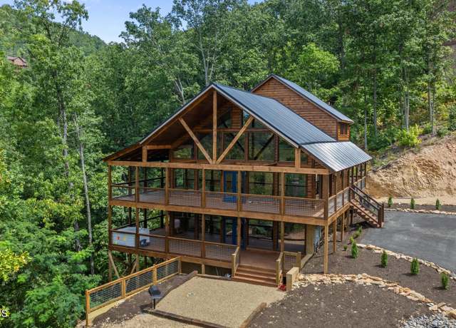 Property at 2942 Redtail Rd, Sevierville, TN 37862, 3 beds, 2.5 baths