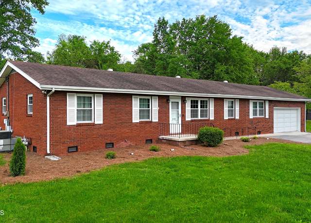 Property at 209 Barberry Dr, Knoxville, TN 37912, 3 beds, 2 baths