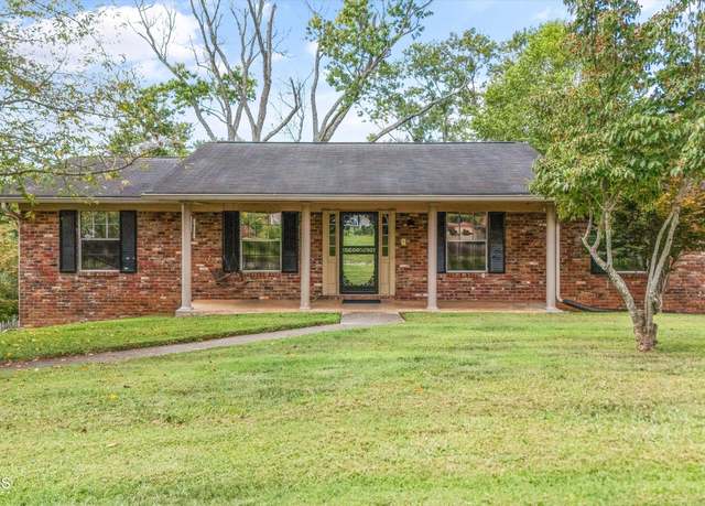 Property at 7609 Scenic View Dr, Knoxville, TN 37938, 5 beds, 3 baths