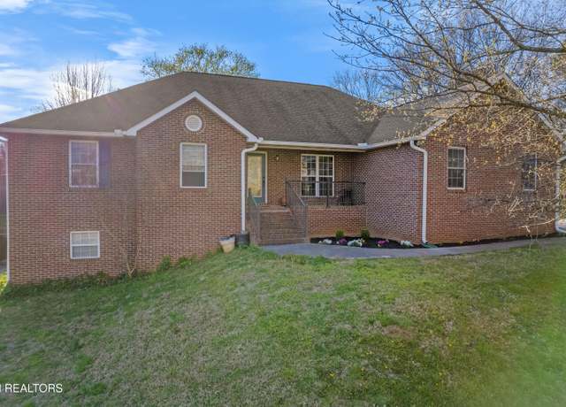 Property at 140 River Ford Rd, Maryville, TN 37804, 4 beds, 3.5 baths