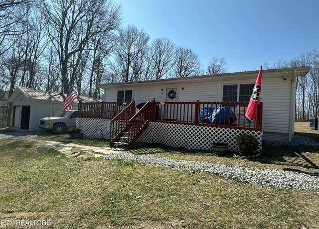 Property at 118 Tresa St, Crossville, TN 38572, 3 beds, 1.5 baths