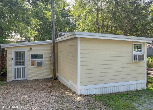 Property at 155 Commanche Trl, Crossville, TN 38572, 1 bed, 1 bath