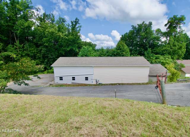 Property at 3618 Big Springs Rd, Maryville, TN 37801, 2 beds, 1 bath