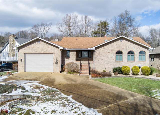 Property at 107 Sugarbush Cir, Crossville, TN 38558, 2 beds, 2.5 baths