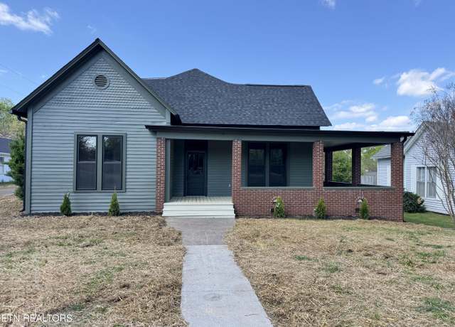 Property at 304 Broad St, Sweetwater, TN 37874, 4 beds, 3 baths