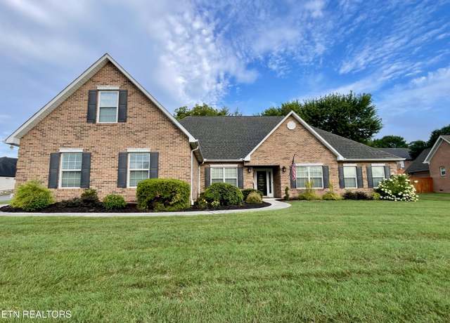 Property at 301 Stonebreeze Dr, Powell, TN 37849, 3 beds, 3.5 baths