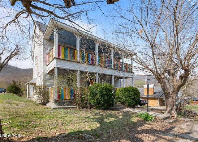 Property at 210 W Walden St St, Lafollette, TN 37766, 6 beds, 2 baths