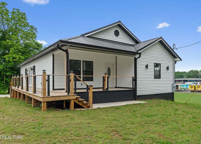 Property at 901 Apple St, Athens, TN 37303, 3 beds, 2.5 baths