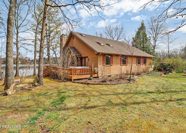 Property at 140 Tawny Oak Loop, Crossville, TN 38558, 3 beds, 2.5 baths