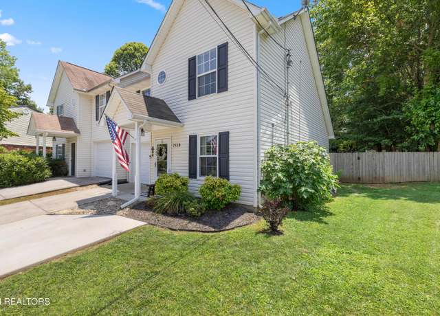 Property at 7518 NW Chatham Cir, Knoxville, TN 37909, 2 beds, 2.5 baths