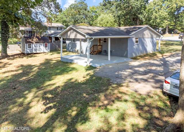 Property at 425 Sherwood Dr, Maryville, TN 37801, 4 beds, 2 baths