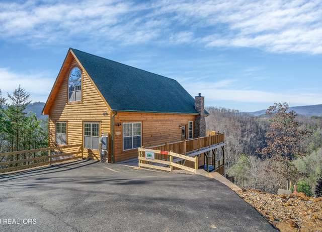 Property at 2219 Smoky Overlook Way, Sevierville, TN 37862, 3 beds, 3.5 baths