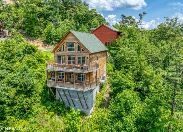Property at 2219 Smoky Overlook Way, Sevierville, TN 37862, 3 beds, 3.5 baths