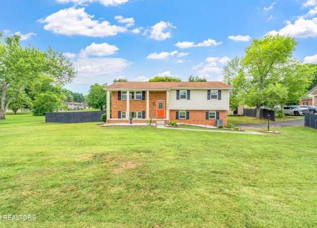 Property at 905 N Cedar Bluff Rd #3, Knoxville, TN 37923, 4 beds, 3 baths