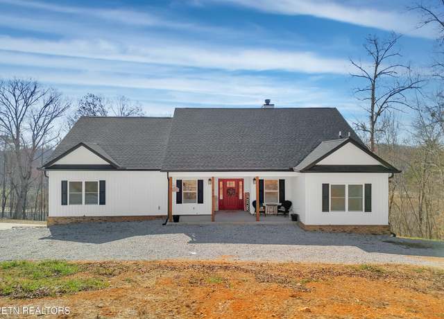 Property at 914 Skyline Dr, Harriman, TN 37748, 4 beds, 2 baths