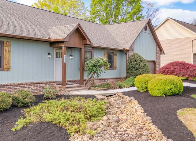 Property at 909 High Springs Rd, Knoxville, TN 37932, 4 beds, 3 baths