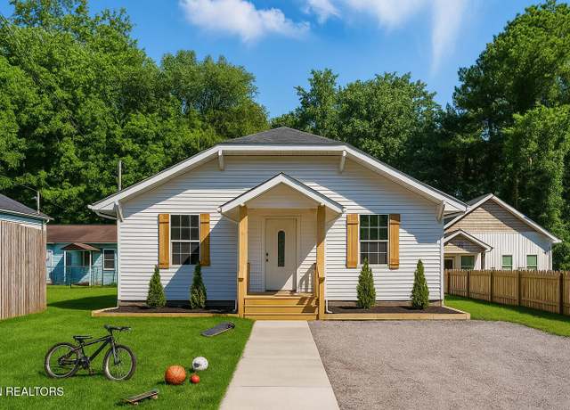 Property at 2700 Tecoma Dr, Knoxville, TN 37917, 3 beds, 2 baths