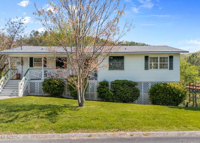 Property at 1605 Cove Crest Dr, Sevierville, TN 37862, 3 beds, 3.5 baths