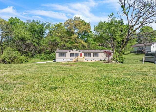 Property at 716 Byrd St, Clinton, TN 37716, 5 beds, 3 baths
