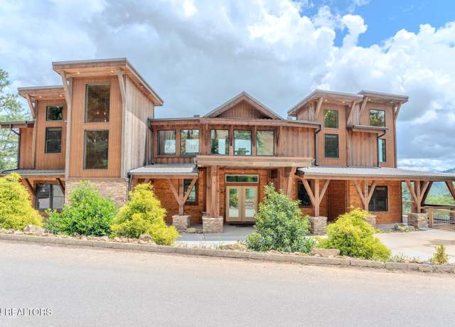 Property at 2414 Hackberry Dr, Sevierville, TN 37862, 8 beds, 10 baths