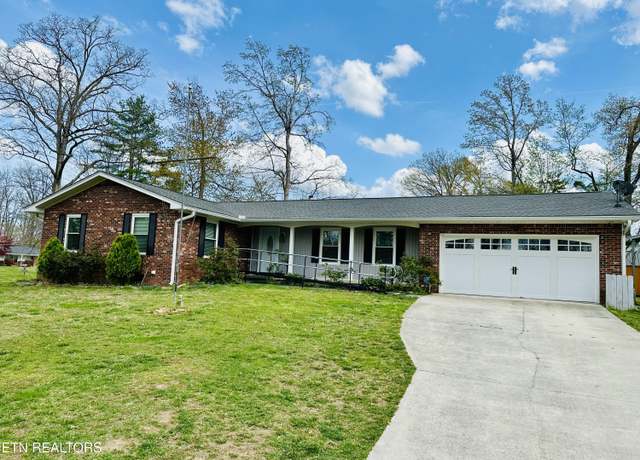 Property at 102 Oakwood Dr, Clinton, TN 37716, 3 beds, 2 baths