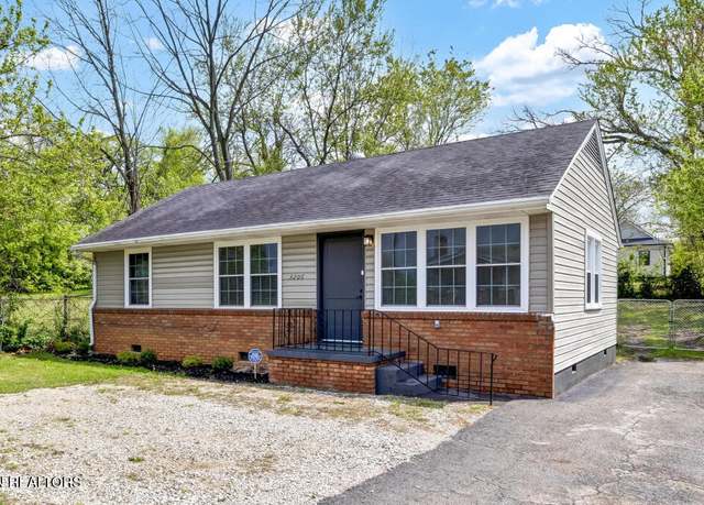 Property at 3206 Martin Luther King Junior Ave, Knoxville, TN 37914, 3 beds, 1 bath