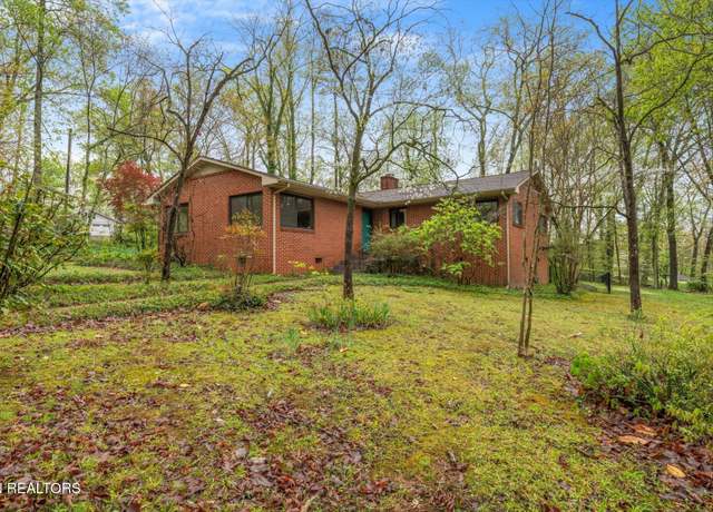 Property at 1801 Crestway Dr, Athens, TN 37303, 3 beds, 2 baths