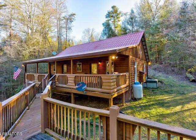 Property at 4262 Evans Chapel Rd, Sevierville, TN 37876, 2 beds, 1 bath