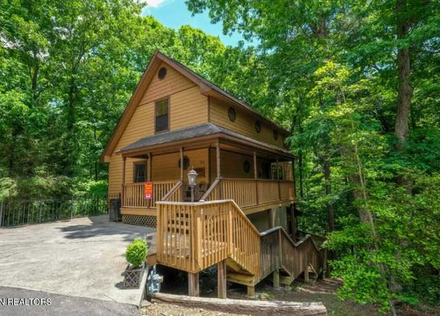 Property at 315 Greenwood Way, Pigeon Forge, TN 37863, 3 beds, 2 baths