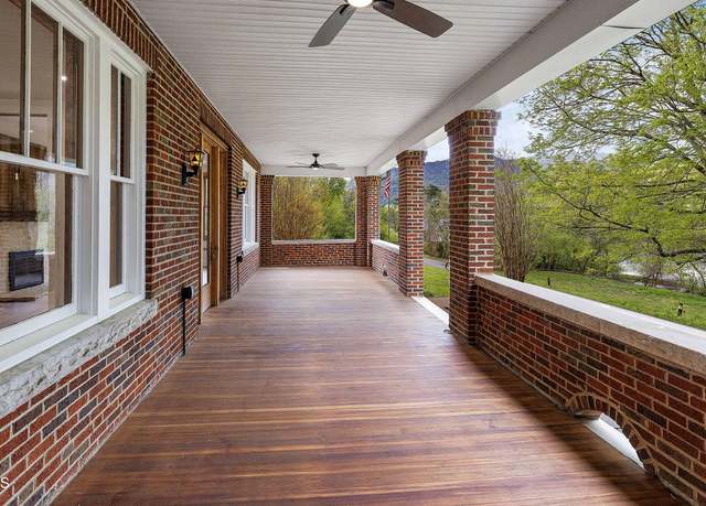 Property at 4537 Old Walland Hwy, Walland, TN 37886, 5 beds, 4 baths