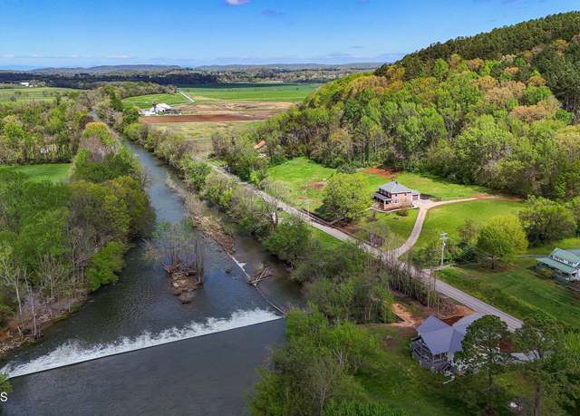 Property at 4537 Old Walland Hwy, Walland, TN 37886, 5 beds, 4 baths