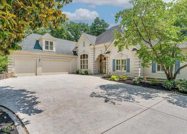 Property at 7300 Westland Dr, Knoxville, TN 37919, 4 beds, 5 baths