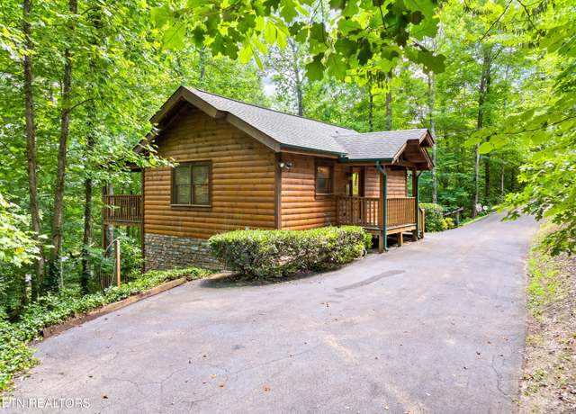 Property at 3123 Happy Hollow Rd, Sevierville, TN 37862, 2 beds, 2 baths