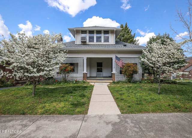 Property at 425 S Court St, Maryville, TN 37803, 5 beds, 2 baths