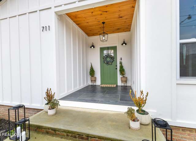 Property at 711 Chestnut St, Sweetwater, TN 37874, 4 beds, 3 baths