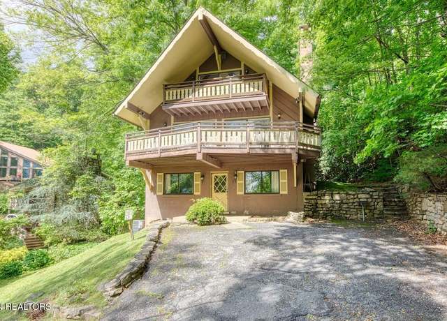 Property at 2103 N Tamins Dr, Gatlinburg, TN 37738, 4 beds, 3 baths