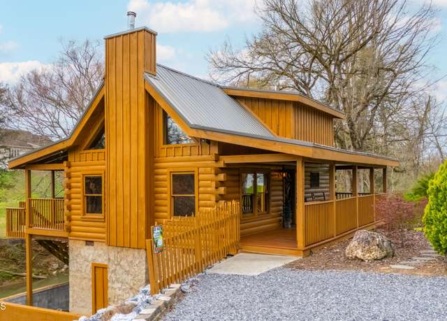 Property at 2001 Old Newport Hwy, Sevierville, TN 37876, 1 bed, 1.5 baths