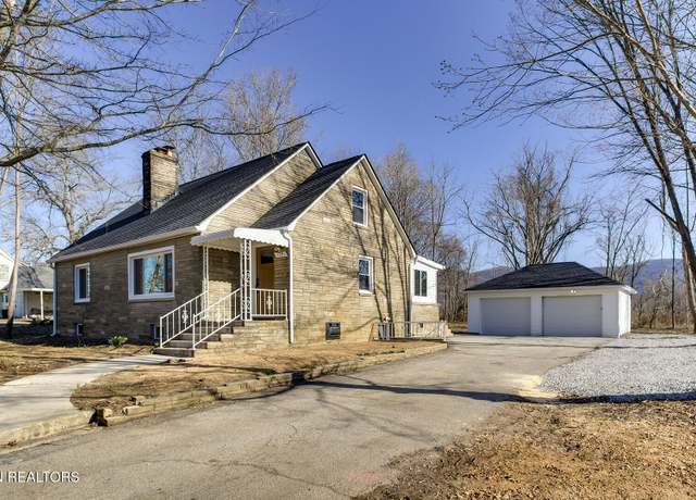 Property at 1131 Main St, Wartburg, TN 37887, 4 beds, 3 baths