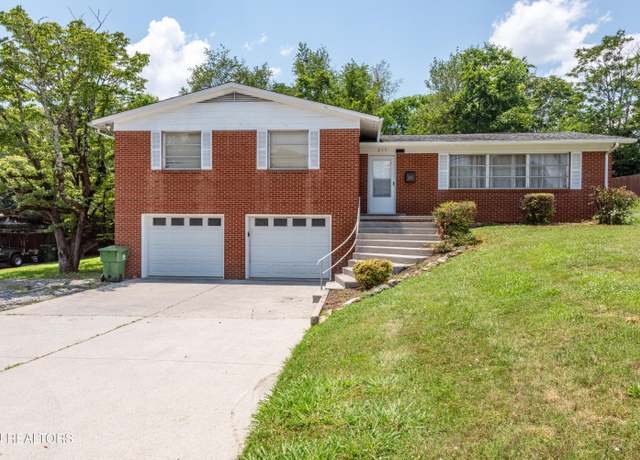 Property at 215 Sandy Springs Rd, Maryville, TN 37803, 4 beds, 3 baths