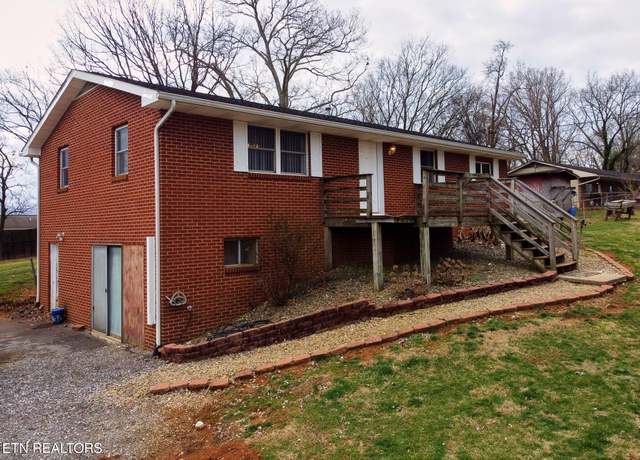 Property at 611 Maryville Hwy, Seymour, TN 37865, 3 beds, 2 baths
