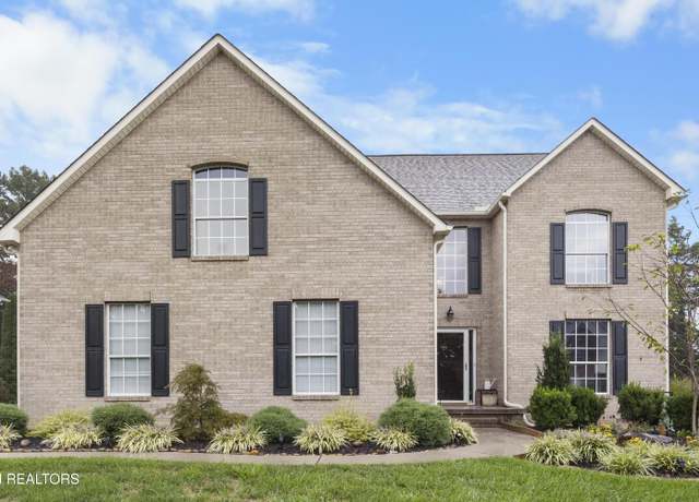Property at 8464 Lawnpark Dr, Knoxville, TN 37923, 4 beds, 2.5 baths