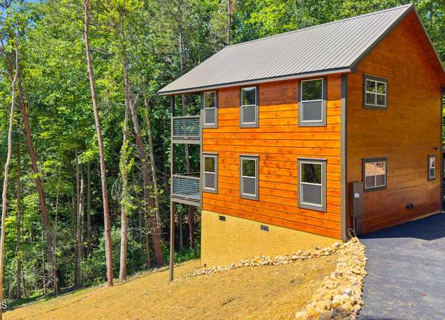 Property at 2203 Legend Dr, Sevierville, TN 37876, 2 beds, 2 baths