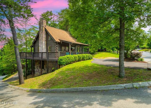 Property at 664 Kings Hills Blvd, Pigeon Forge, TN 37863, 3 beds, 2.5 baths