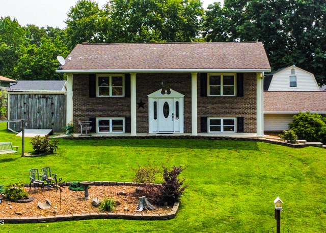 Property at 121 Highland Dr, Kingston, TN 37763, 3 beds, 2 baths