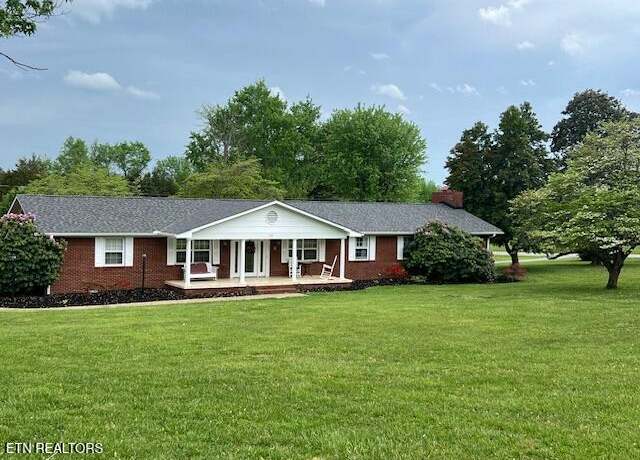 Property at 205 Hickory Ln, Jacksboro, TN 37757, 3 beds, 2 baths